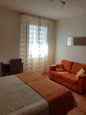 Гостиница B&B La Casa Di Zefiro  Капрая-Е-Лимите